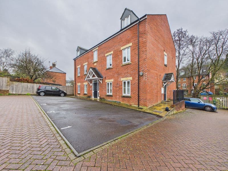 Little Mill Court, Stroud
