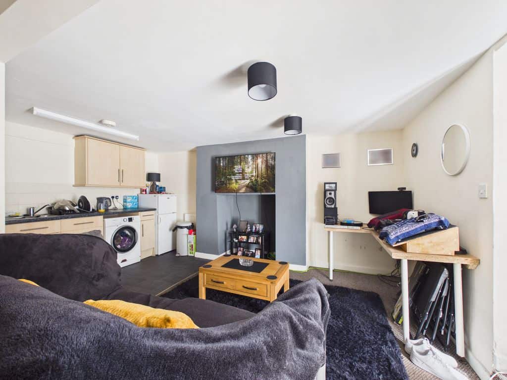 Gloucester Estate Agent - TG Residential property image